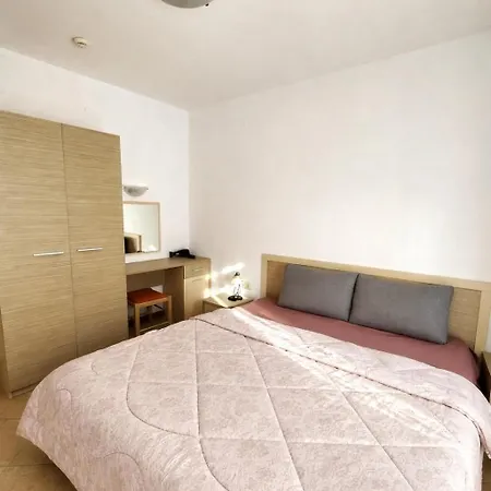 One Bedroom Guest Lägenhet *